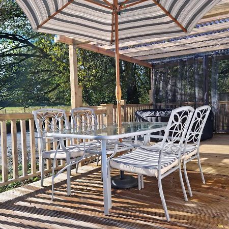 Riverside Cabin At Pen-Y-Bont Mill Hotel Oswestry Bagian luar foto