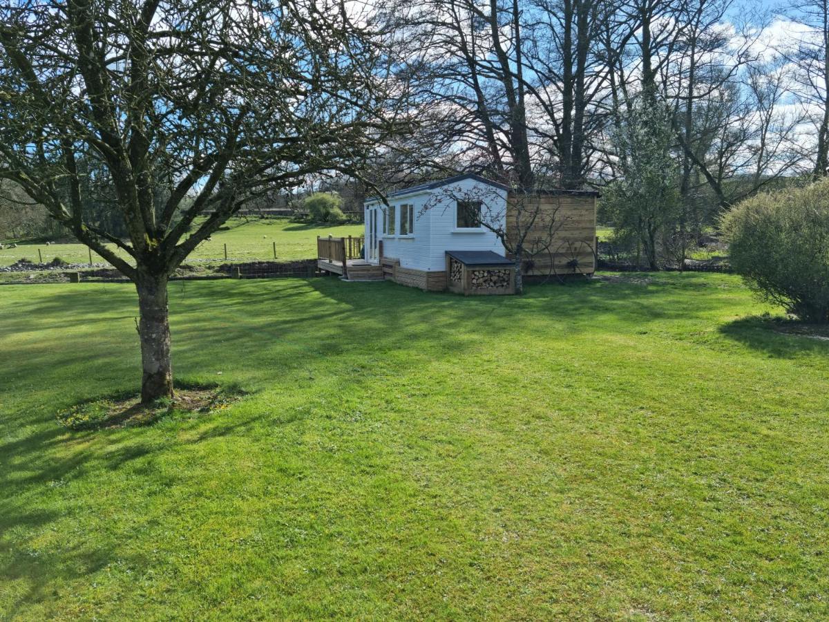 Riverside Cabin At Pen-Y-Bont Mill Hotel Oswestry Bagian luar foto