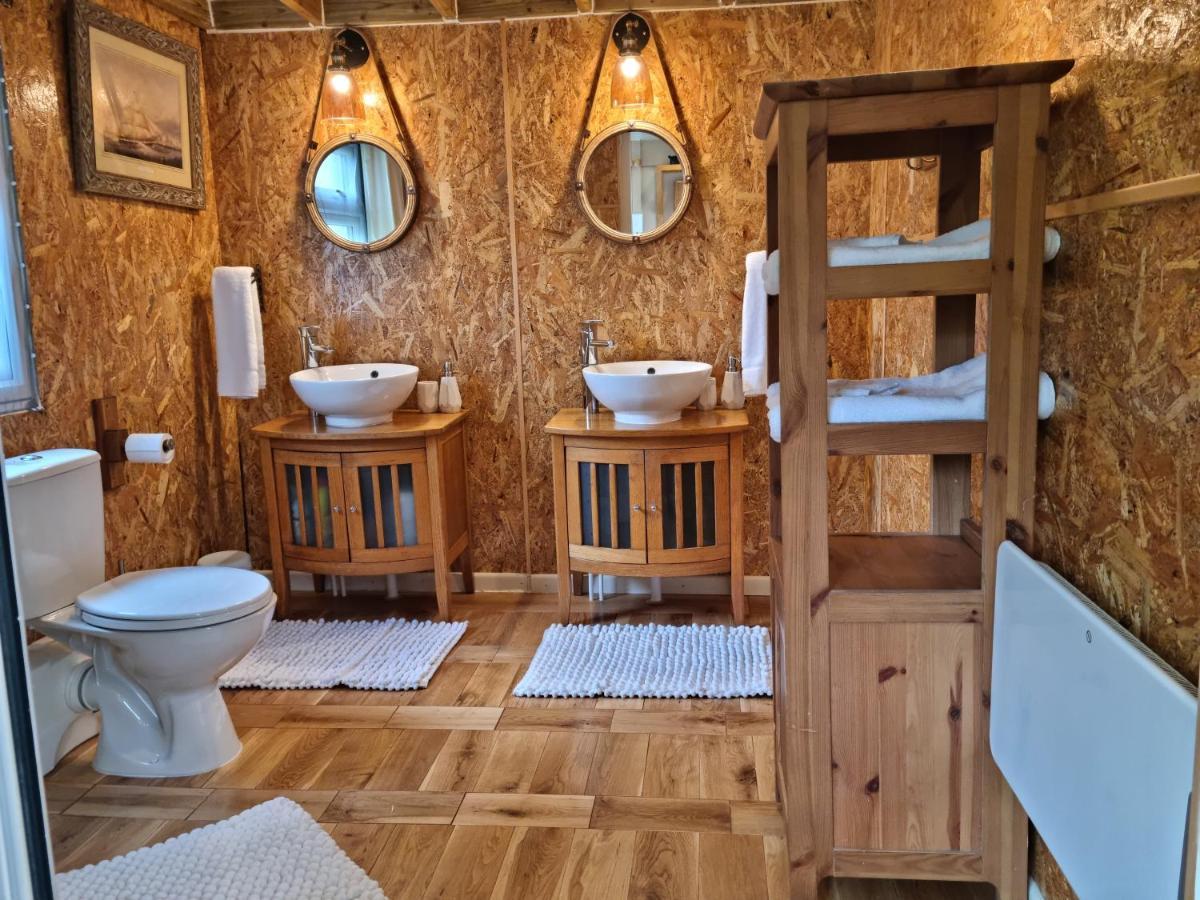 Riverside Cabin At Pen-Y-Bont Mill Hotel Oswestry Bagian luar foto