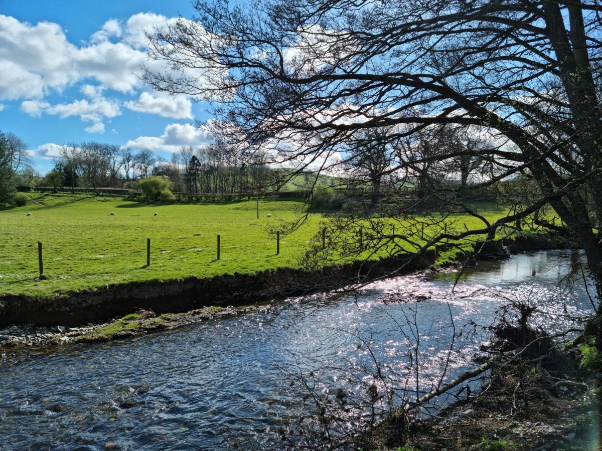 Riverside Cabin At Pen-Y-Bont Mill Hotel Oswestry Bagian luar foto