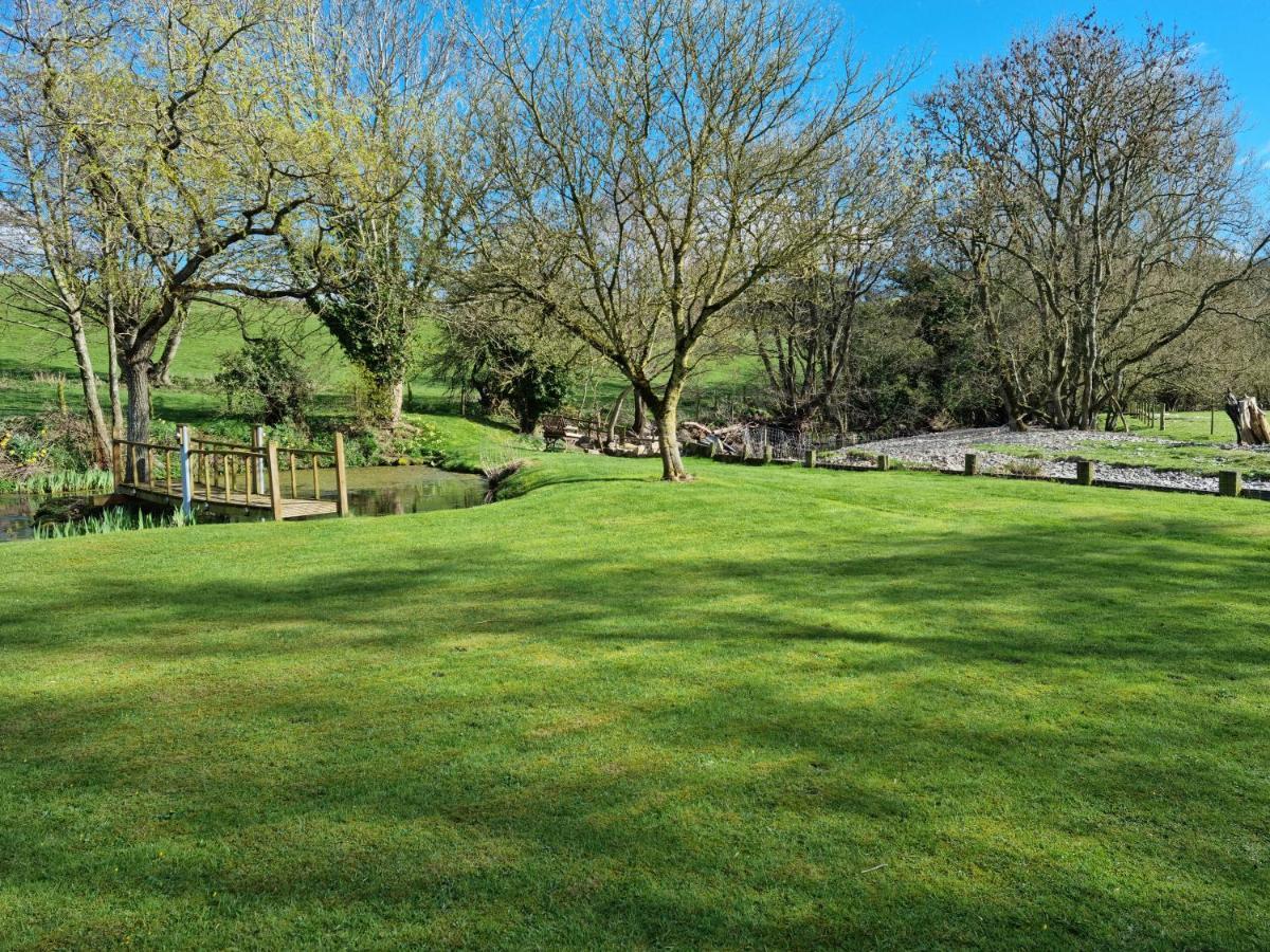 Riverside Cabin At Pen-Y-Bont Mill Hotel Oswestry Bagian luar foto