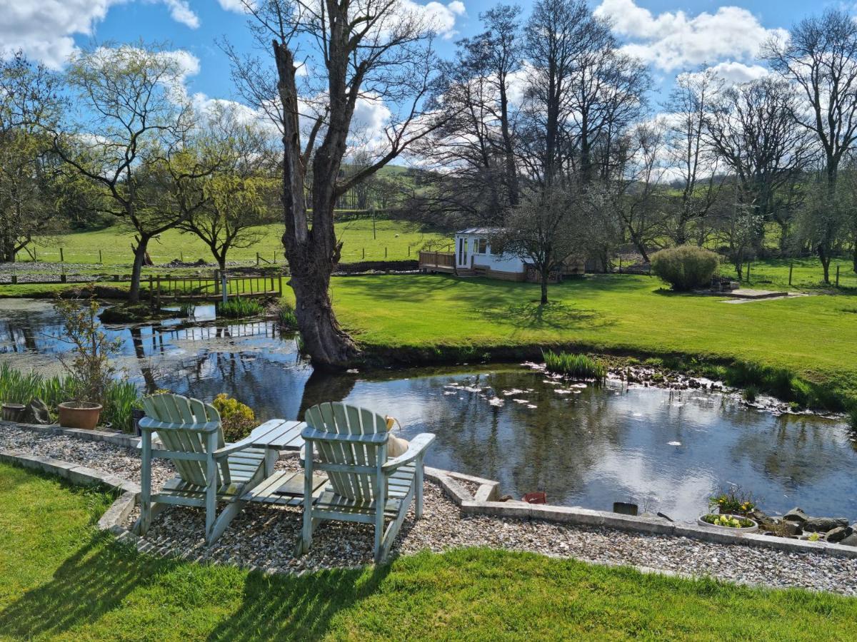 Riverside Cabin At Pen-Y-Bont Mill Hotel Oswestry Bagian luar foto